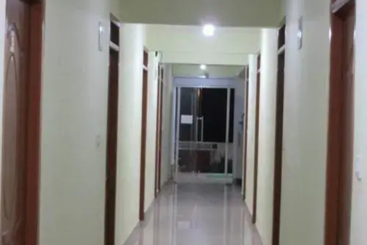 Room 9 of 13