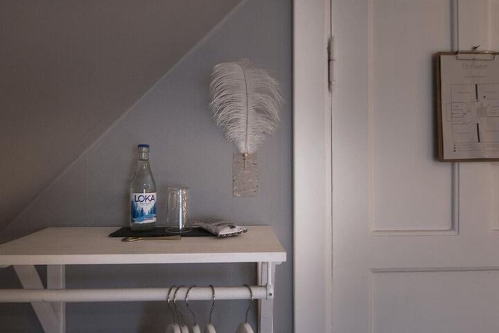 Room 2 of 9
