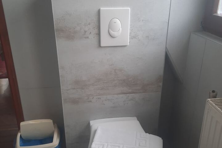 Room 84 of 139