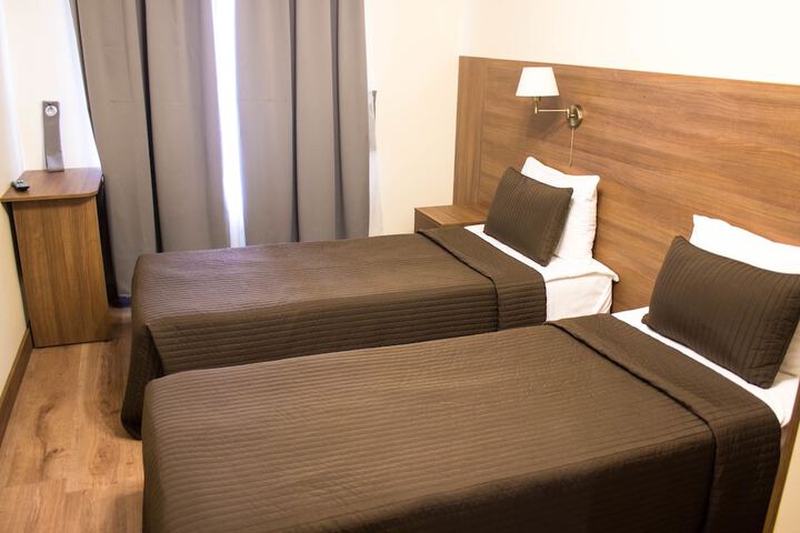 Room 17 of 52