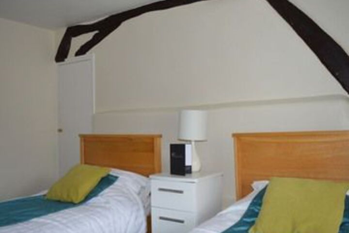 Room 10 of 48