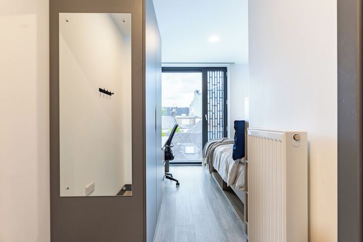 Room 11 of 21