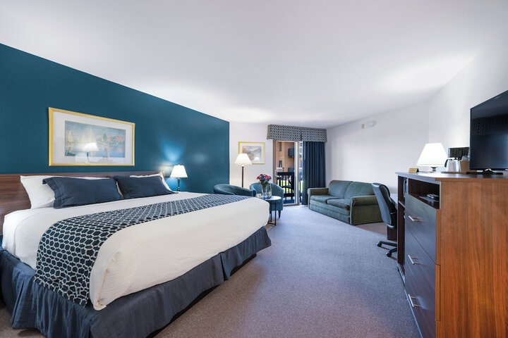 Room 4 of 69