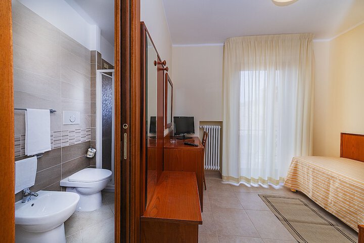 Room 18 of 44