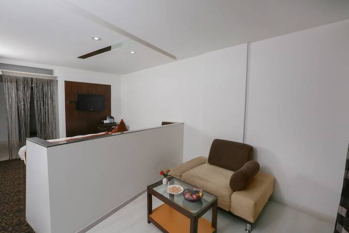 Room 5 of 32