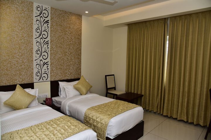 Room 8 of 43