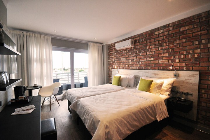 Room 3 of 59