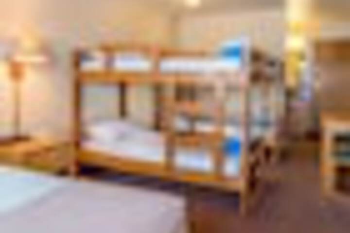 Room 17 of 168