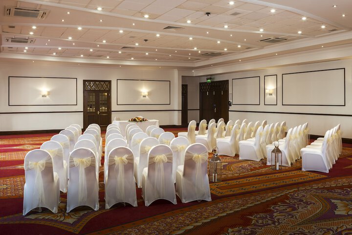 Ballroom/Hall 122 of 137