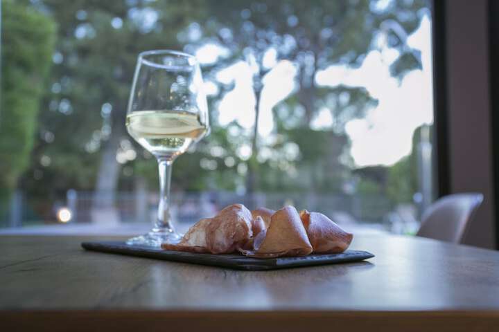 Dining 73 of 134