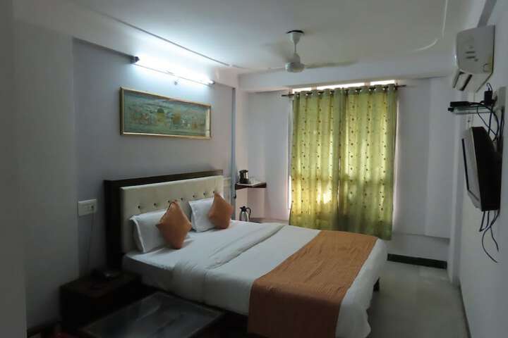 Room 7 of 26