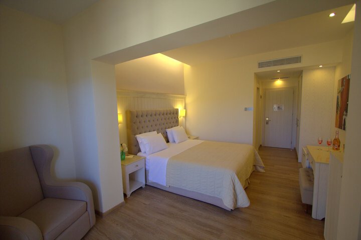 Room 30 of 125