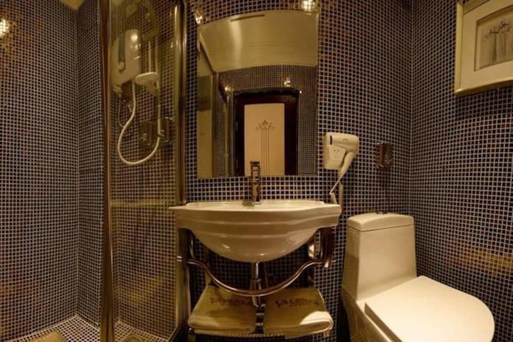 Bathroom Photo