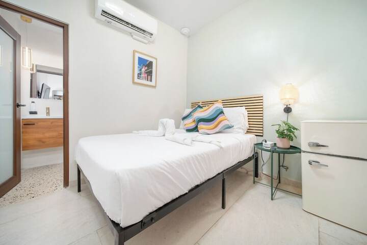 Room 5 of 20