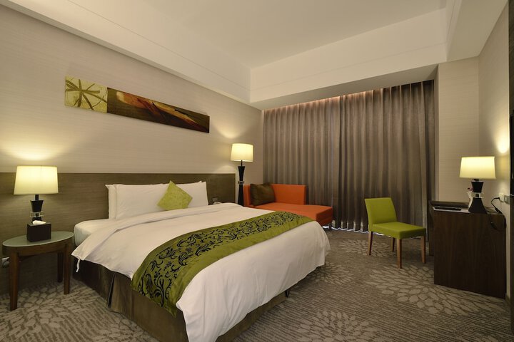 Room 14 of 50