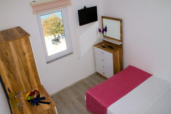 Photo 4