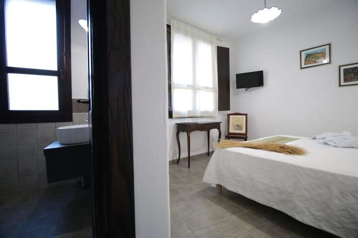 Room 17 of 44