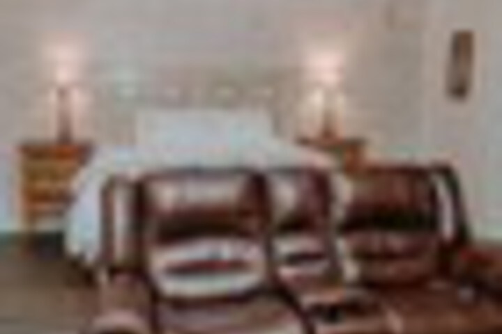 Room 104 of 267