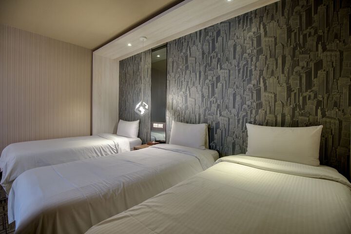 Room 16 of 203