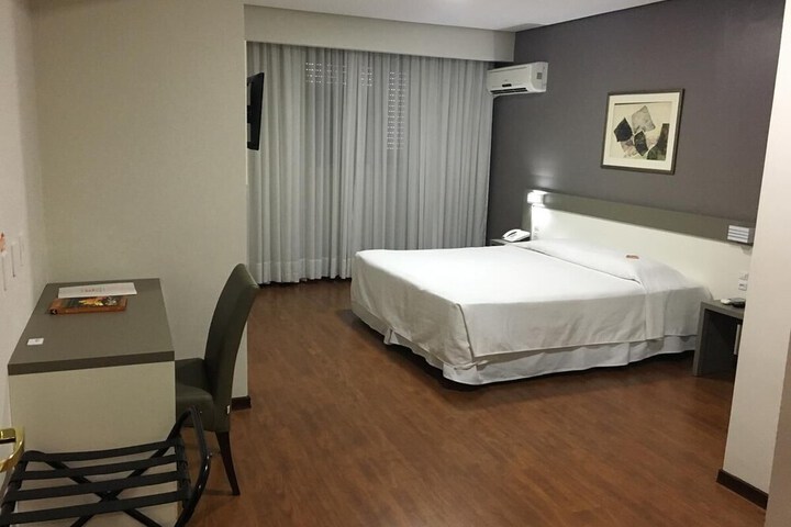 Room 44 of 128