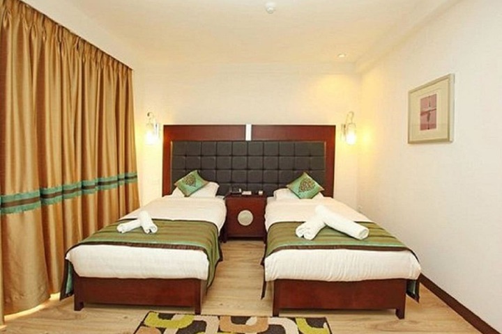 Room 26 of 151