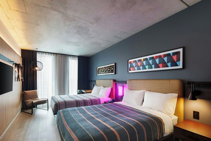 Room 7 of 25