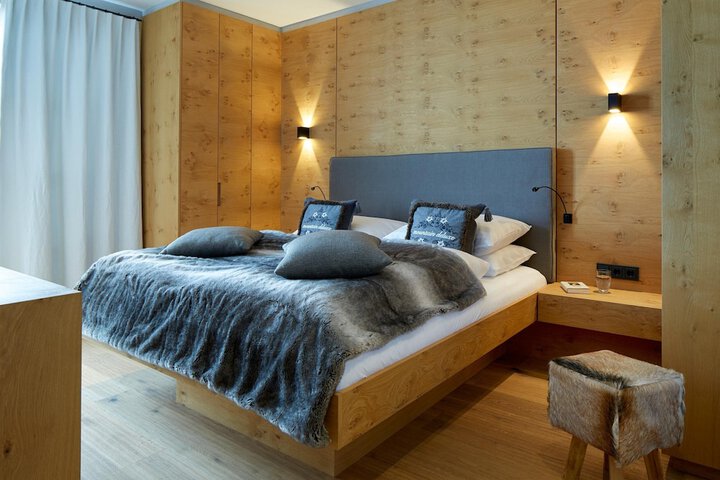 Room 4 of 87