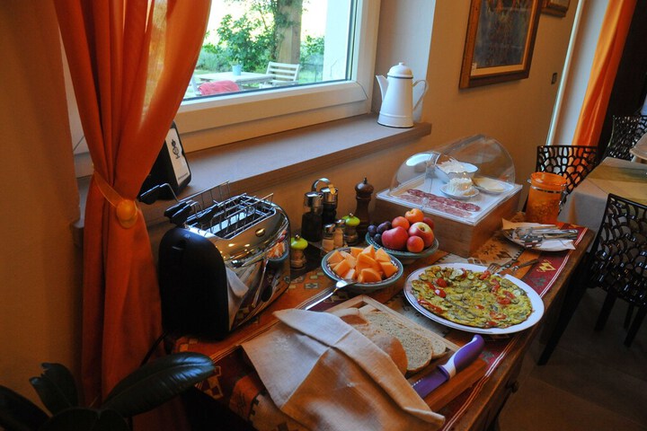 Breakfast/Coffee Service 36 of 72