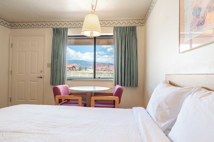 Room 4 of 20
