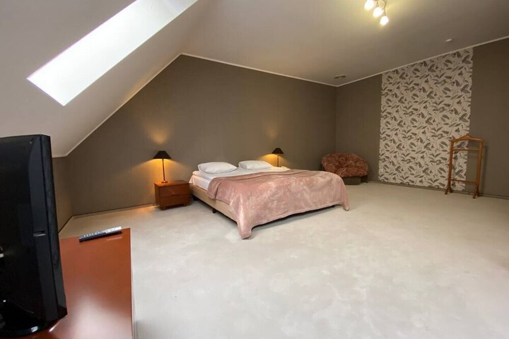 Room 12 of 70