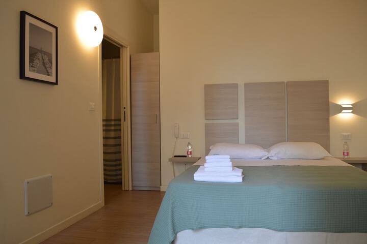 Room 32 of 140