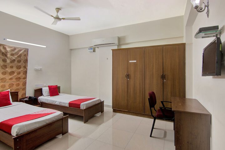 Room 11 of 37