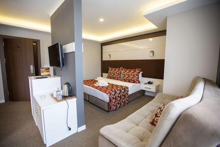 Room 33 of 54