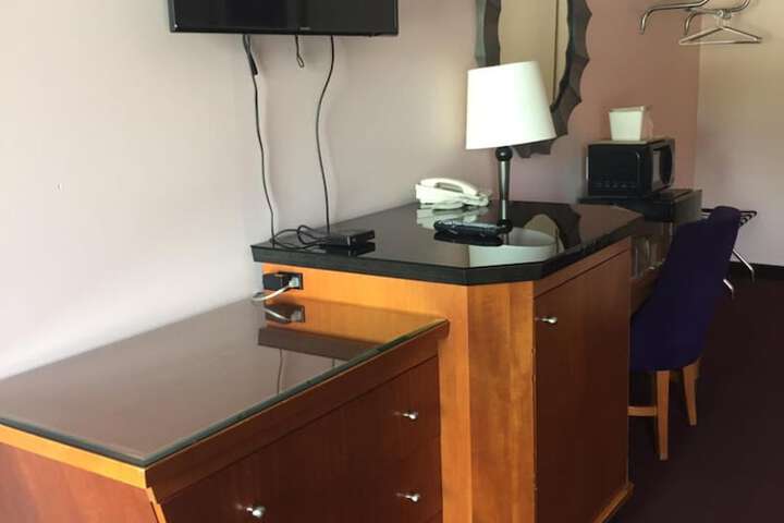 Room 22 of 34