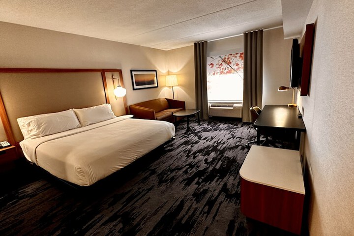 Room 30 of 74