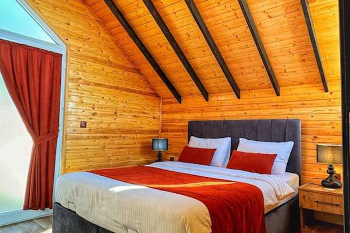 Room 3 of 38