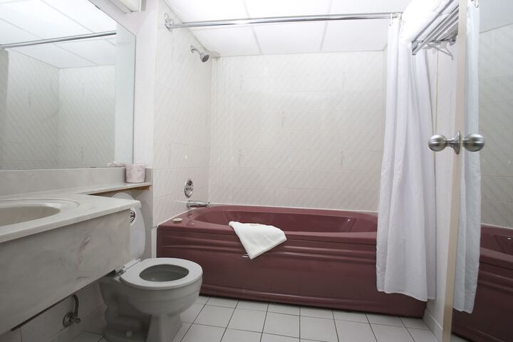 Room 19 of 40