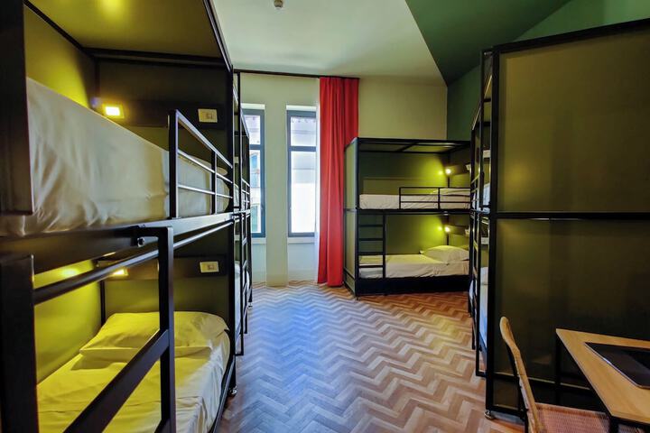 Room 16 of 39
