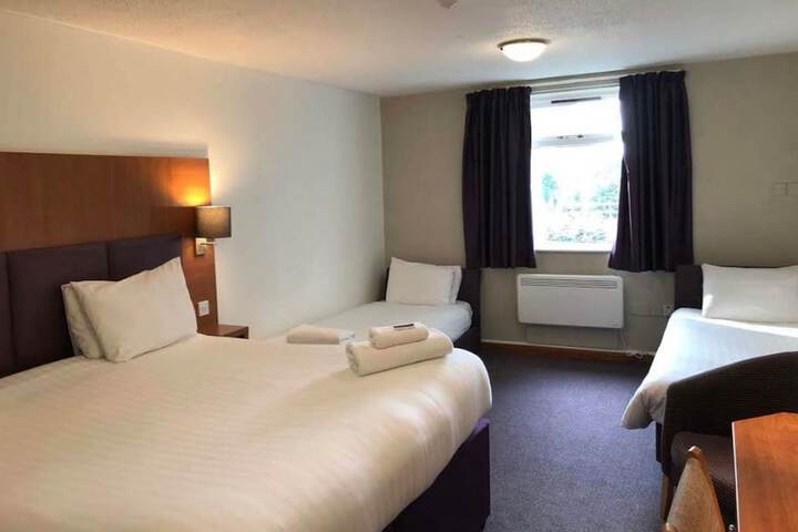 Room 16 of 18