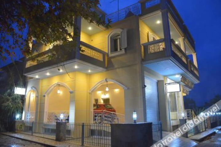 Royal Studios Evia