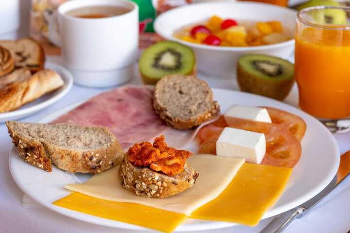 Breakfast meal