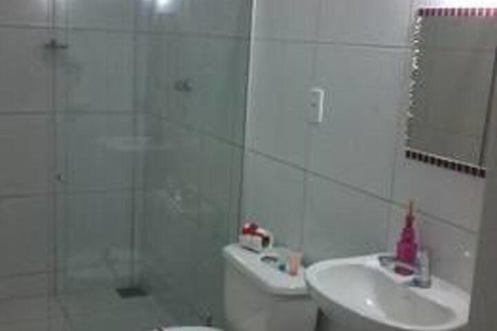 Room 2 of 33
