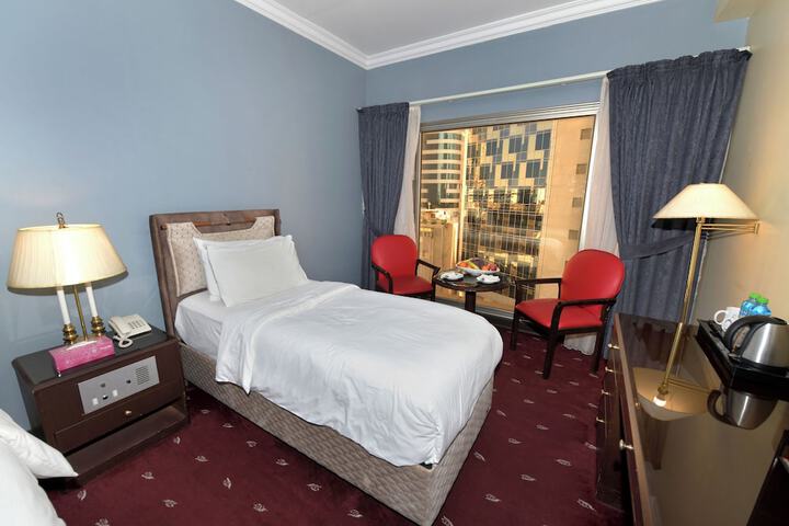 Room 9 of 24