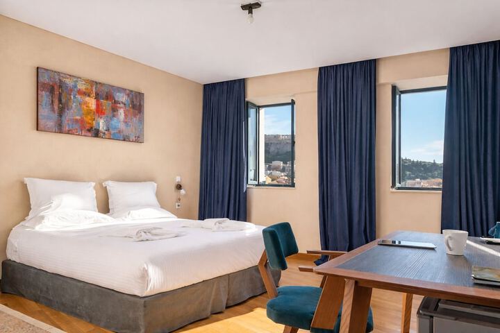 Room 2 of 38