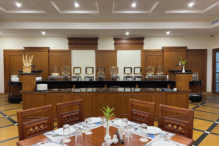 Dining 100 of 181