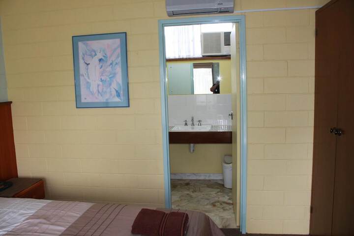 Room 11 of 50