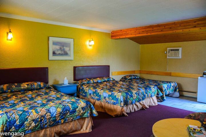 Room 4 of 51