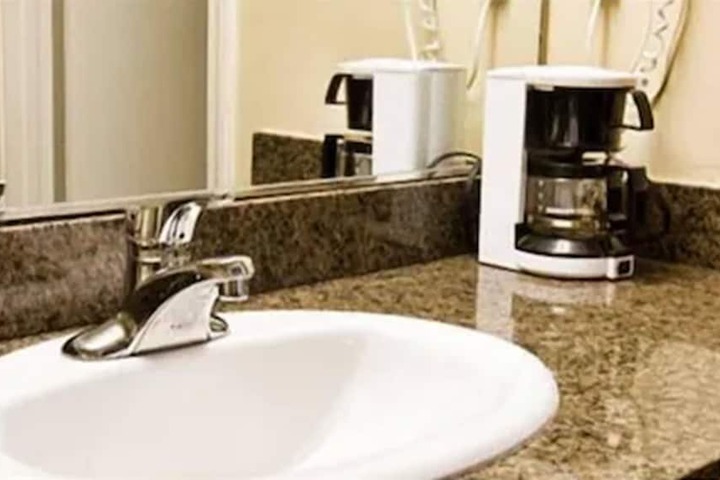 Bathroom sink