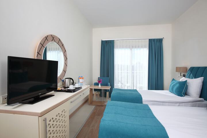 Room 4 of 66