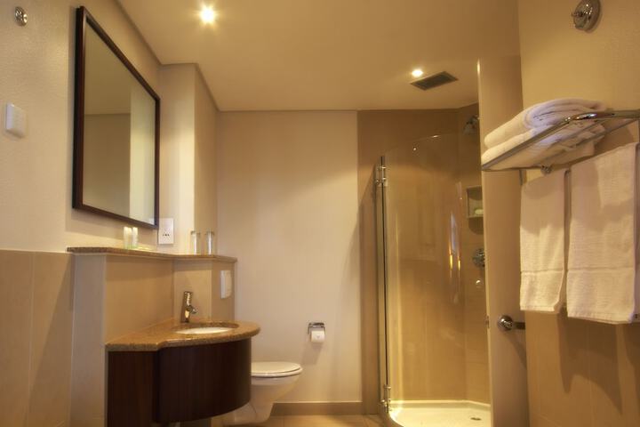 Room 12 of 27
